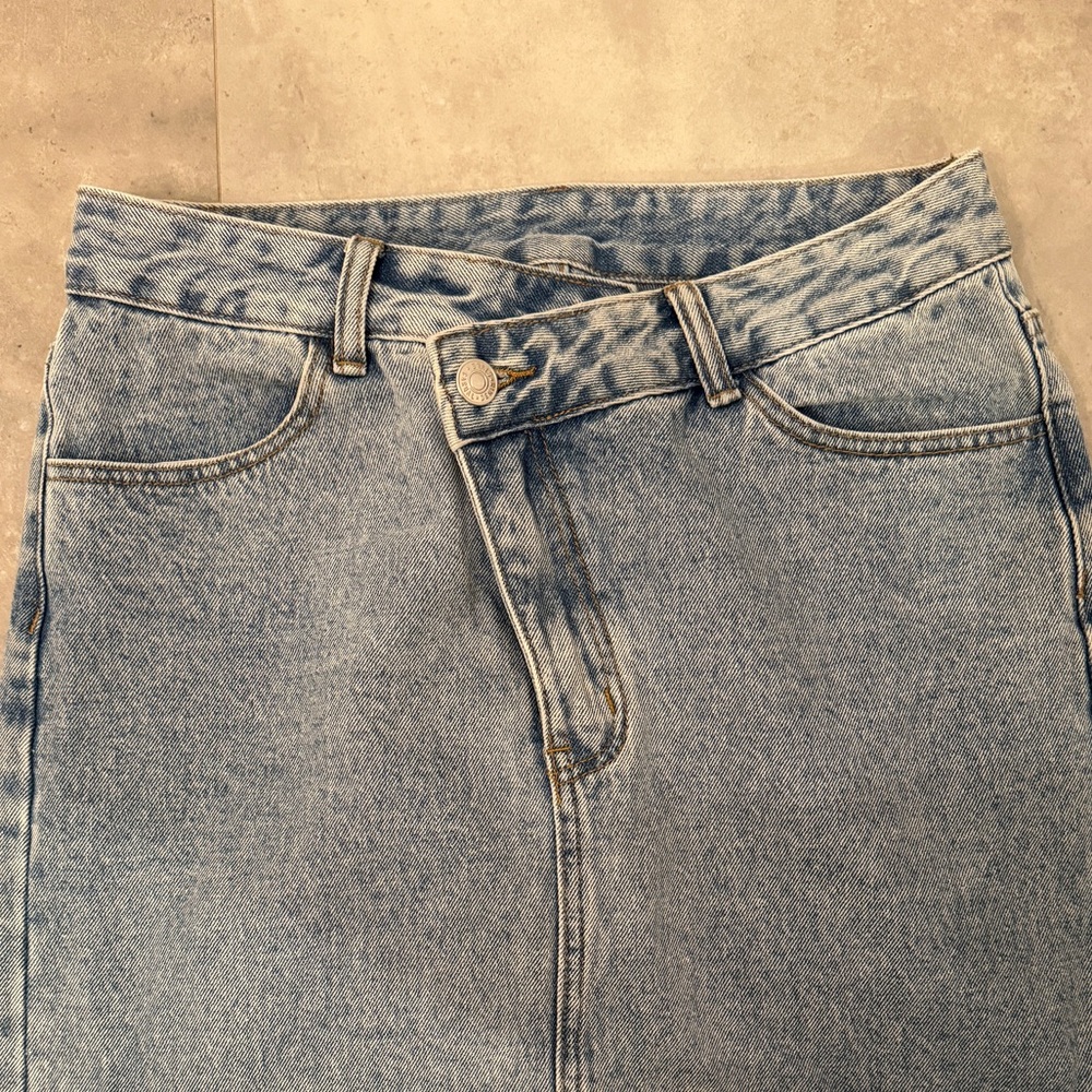 High Waist Asymmetrical Denim Skirt | M - Picture 5 of 7